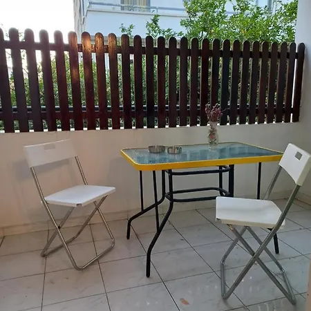 2 Bedroom Near Finikoudes Apartament Larnaca