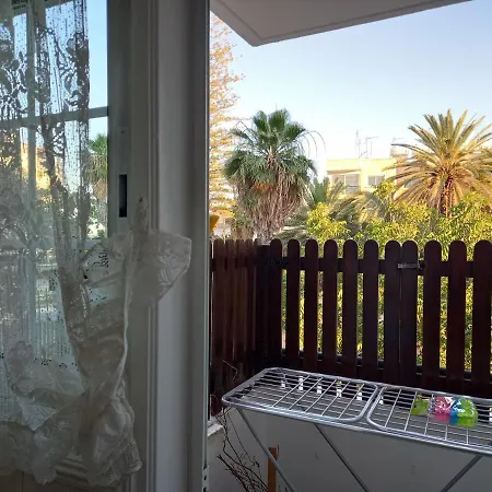 2 Bedroom Near Finikoudes Apartament Larnaca