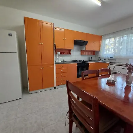 2 Bedroom Near Finikoudes *