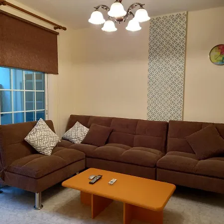 2 Bedroom Near Finikoudes Apartament *